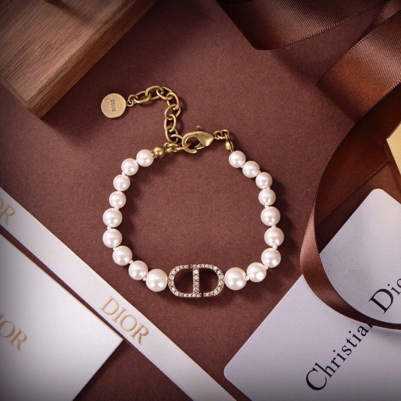 chr1st1an D10r bracelets